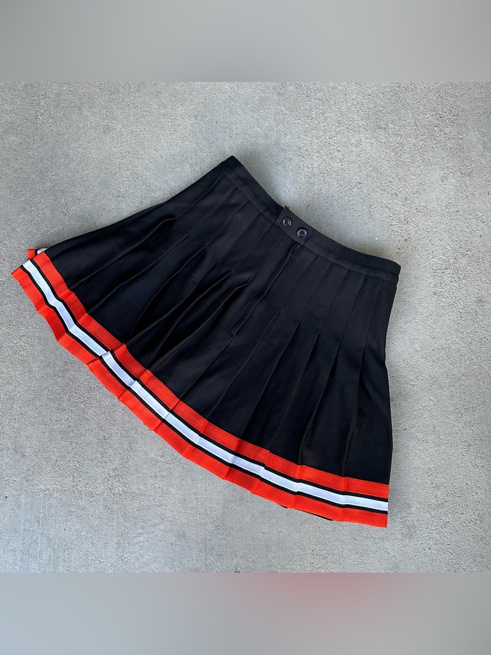Varsity Spirit 1990s Pleated
Mini Cheer Skirt Black Red